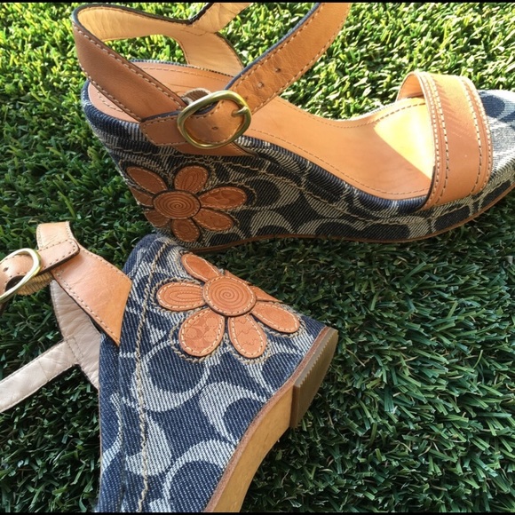 Rare/Htf Coach C logo Denim flower wedge sandals - Picture 3 of 5